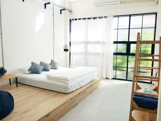 ザ コンパニオン - ホステル