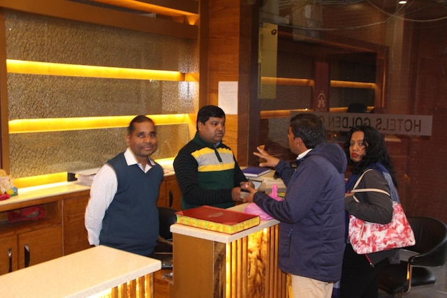 ホテル ゴールデン オアシス デリー