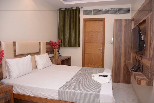 ホテル ゴールデン オアシス デリー