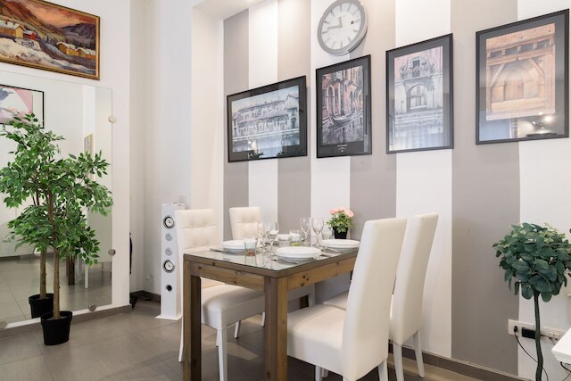 サンタンブロージョ スクエア