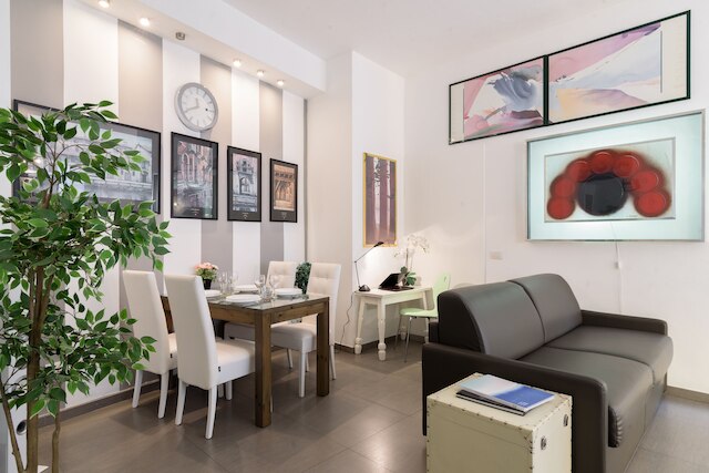 サンタンブロージョ スクエア