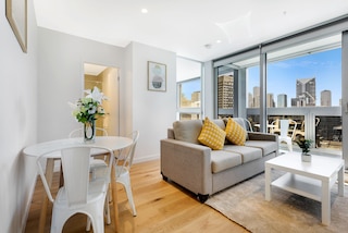 ザ フィフス サービスド アパートメンツ