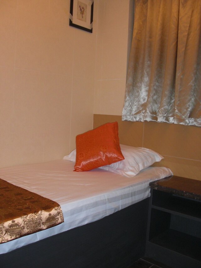 ダイナスティ コマーシャル ホテル