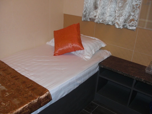 ダイナスティ コマーシャル ホテル