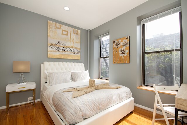 イースト ビレッジ 2 ベッドルーム アパートメンツ