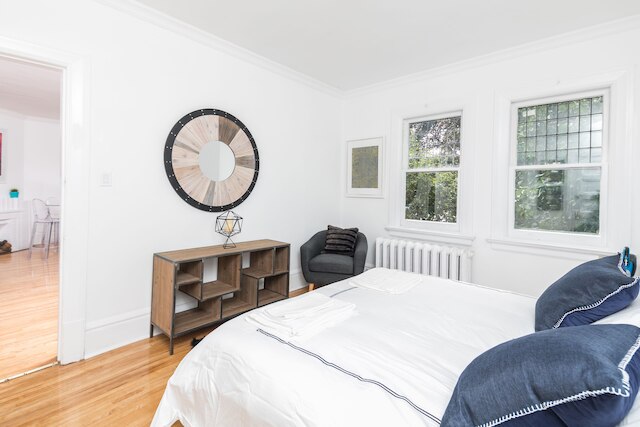 アップルウッド スイーツ - バサースト & カレッジ