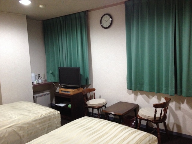 ビジネスホテルかもした