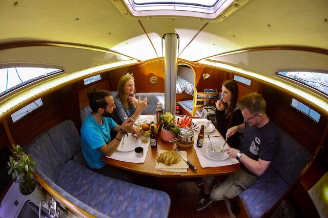 ノルワヴァイ スリープ イン ア ボート