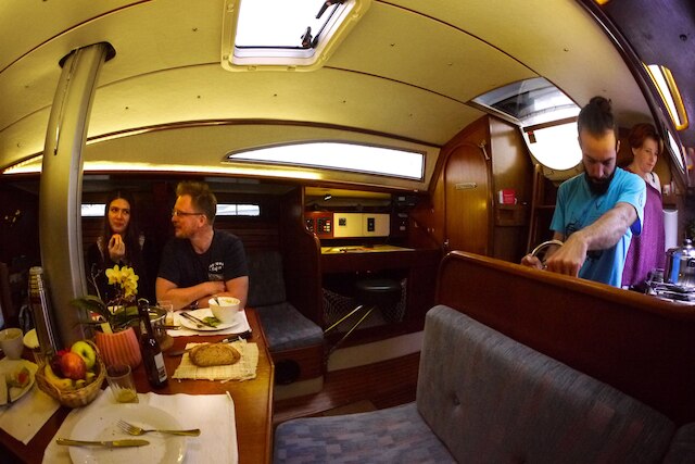 ノルワヴァイ スリープ イン ア ボート