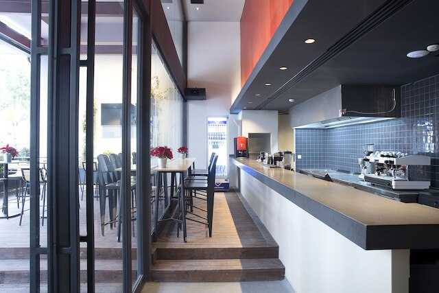 アテナエウム K 29 ホテル