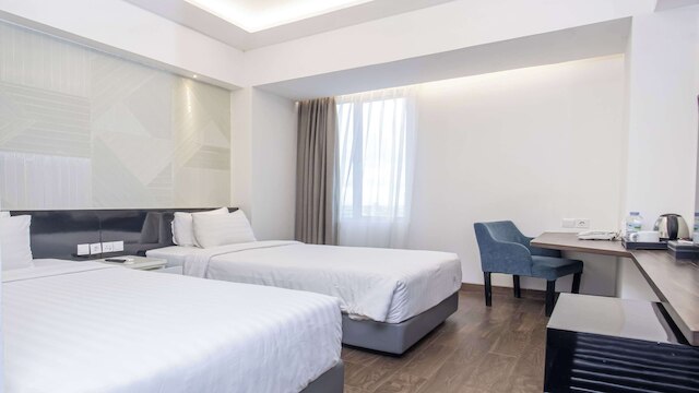 ゴールデン チューリップ エッセンシャル マカッサル