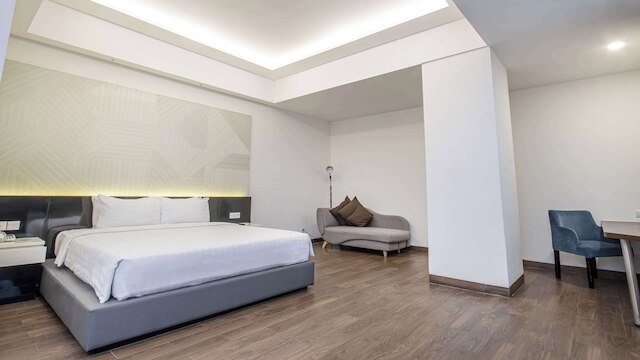 ゴールデン チューリップ エッセンシャル マカッサル