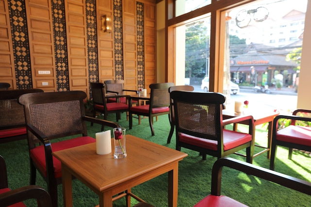 ピーク ニーマン プレステージ ホテル