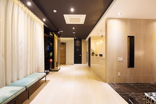 ブラウン ドット プサン ステーション スカイ ガーデン