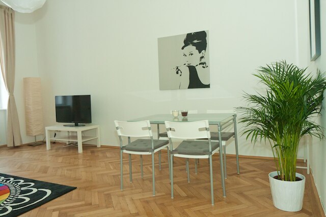 ウィーン ホットスポット - フンデルトヴァッサー コンストゥルビュレル