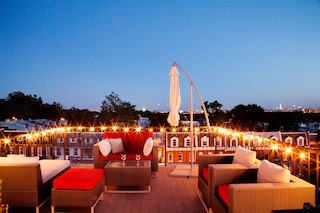 アメージング DC ホーム ウィズ ルーフトップ デッキ