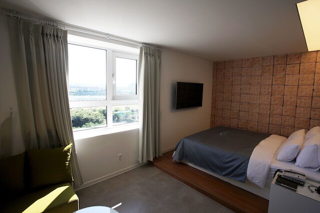 メイ アベニュー