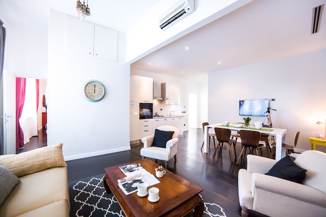 レント イン ローマ - フローズ アパートメント