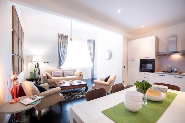 レント イン ローマ - フローズ アパートメント