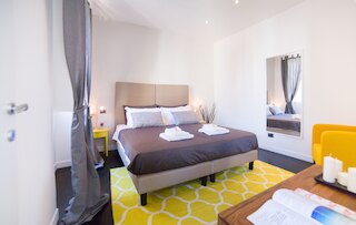 レント イン ローマ - フローズ アパートメント