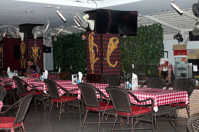 ジップ ラウンジ & アパートメンツ