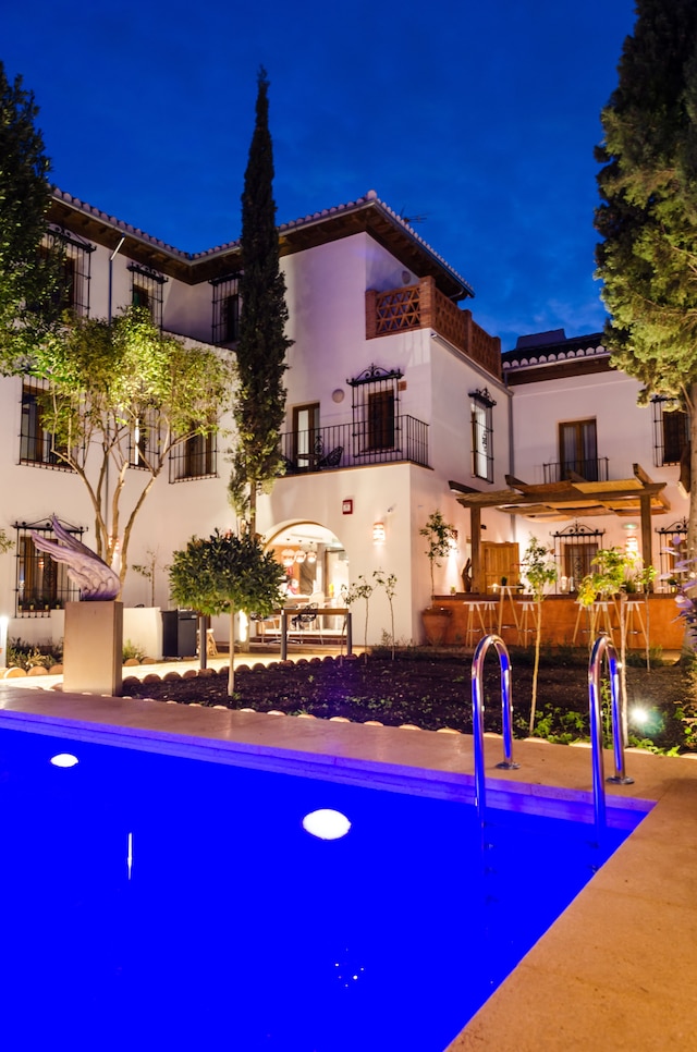 アロハミエント コン エンカント ラ ルナ エン エル アルバ