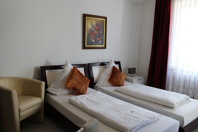 ホテル ドレイ クローネン