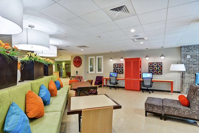 ホーム 2 スイーツ バイ ヒルトン ヒルトン ヘッド