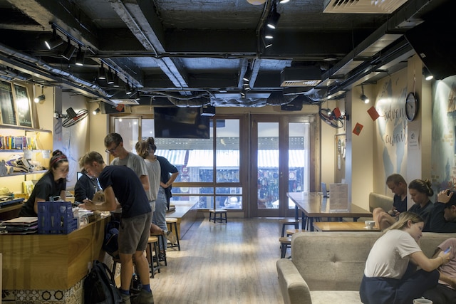 レッドドアーズ ホステル、シグニチャー イン