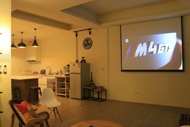 ヒア ホステル プリ