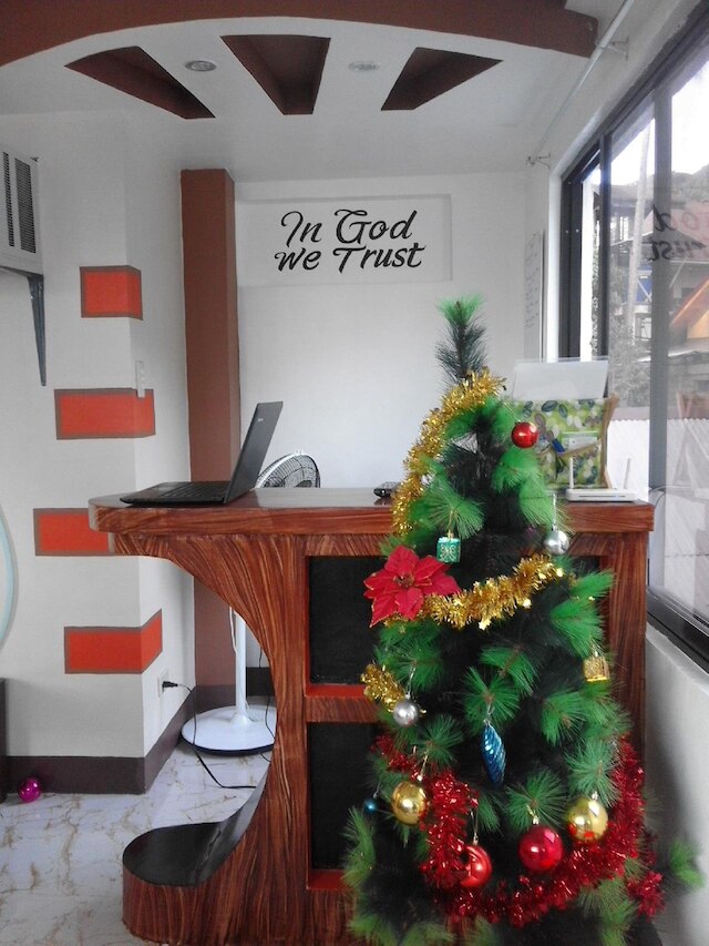 バリ ジョエ トラベル ロッジ