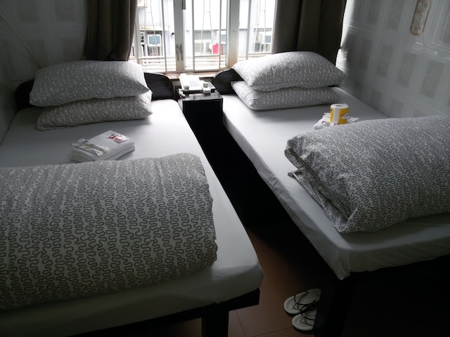 トムズ ゲストハウス