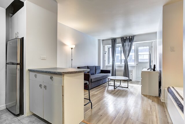 デスティネーション スティズ マッギルプラザ ダウンタウン MTL