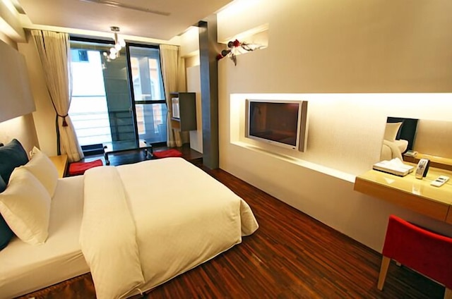 ゴールド サンディ ビーチ ホテル