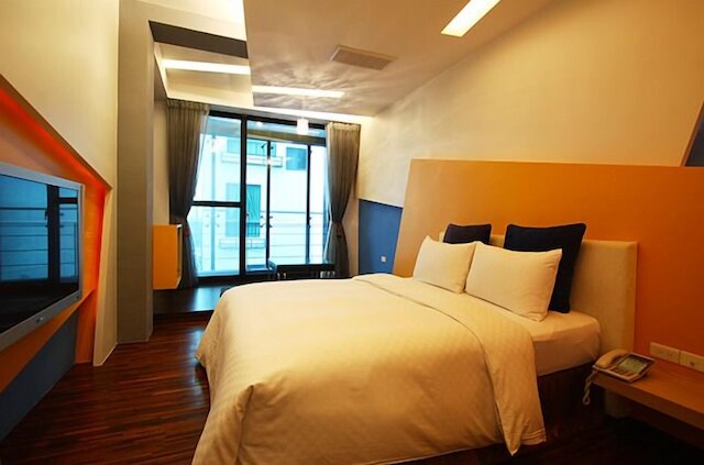 ゴールド サンディ ビーチ ホテル