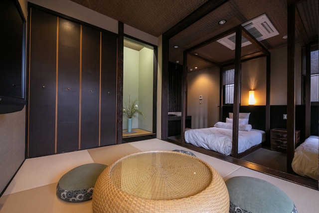 湧き水と創作料理の宿 つるや