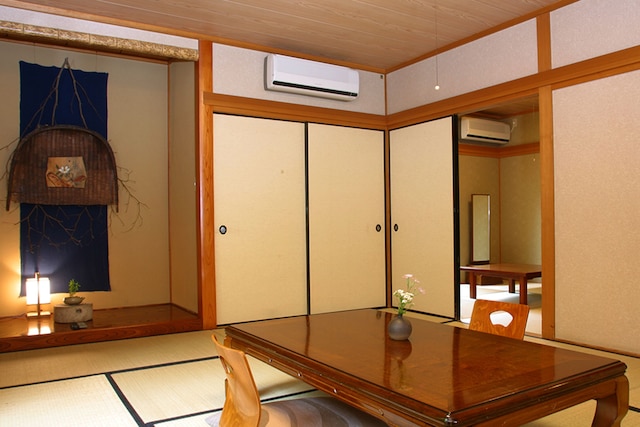 小田温泉 静寂な森の宿 山しのぶ