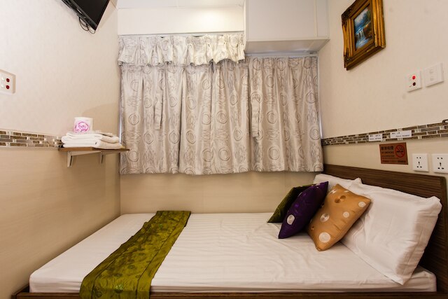 J2 ゲスト ハウス