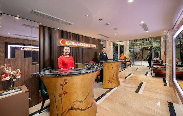 オーロラ ホテルズ & トラベル