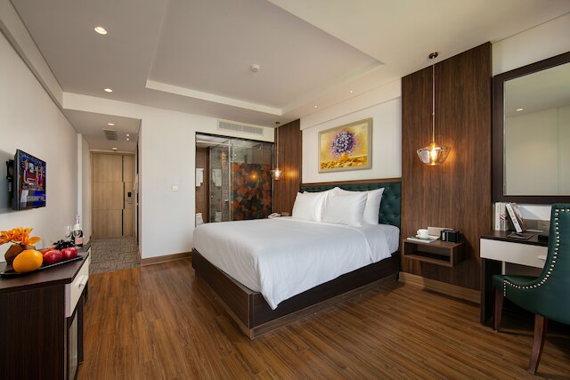 オーロラ ホテルズ & トラベル