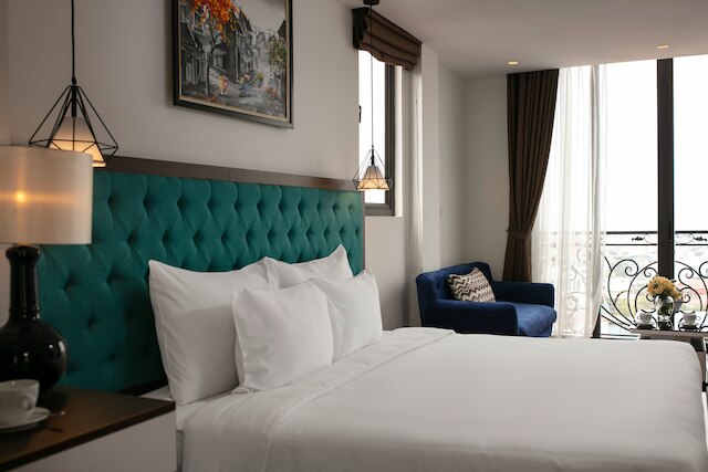 オーロラ ホテルズ & トラベル