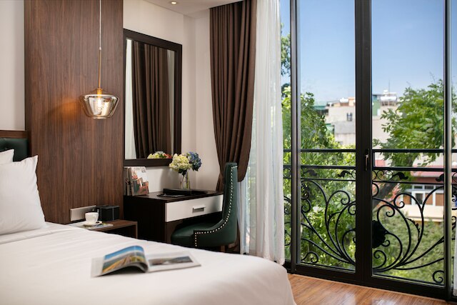 オーロラ ホテルズ & トラベル