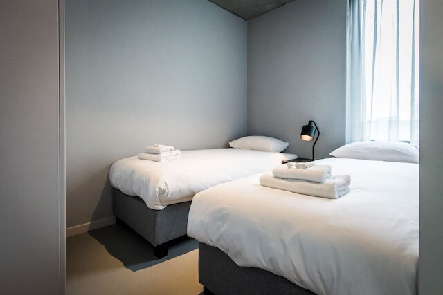 ヤイズ・アムステルダム・イースト・バイ・ヌマ