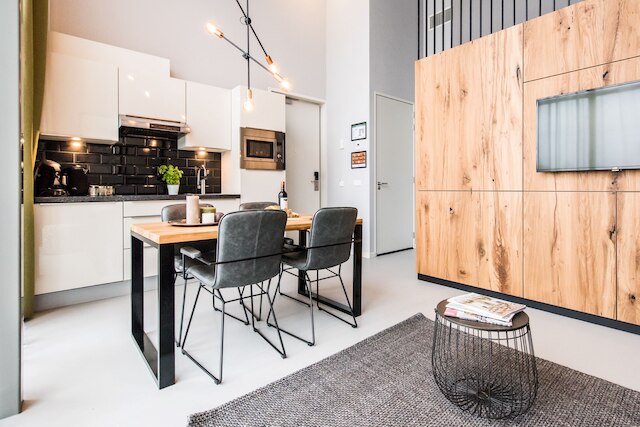 ヤイズ・アムステルダム・イースト・バイ・ヌマ