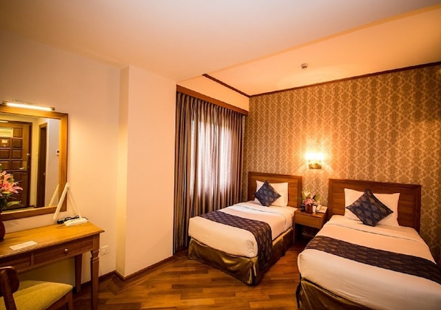 ホテル シュウェ イエ