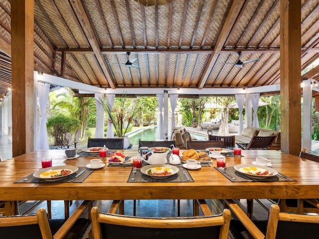 ヴィラ シャンティカ バイ ヴィラ ファインダー