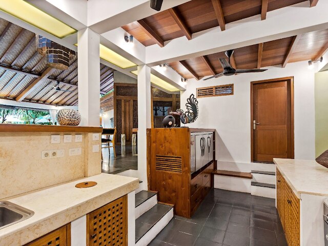 ヴィラ シャンティカ バイ ヴィラ ファインダー