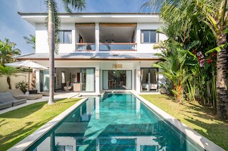 ヴィラ ウィアナ バイ ヴィラ ファインダー