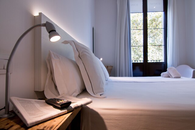 ソム ニット ボーン