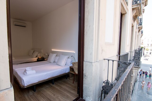 ソム ニット ボーン